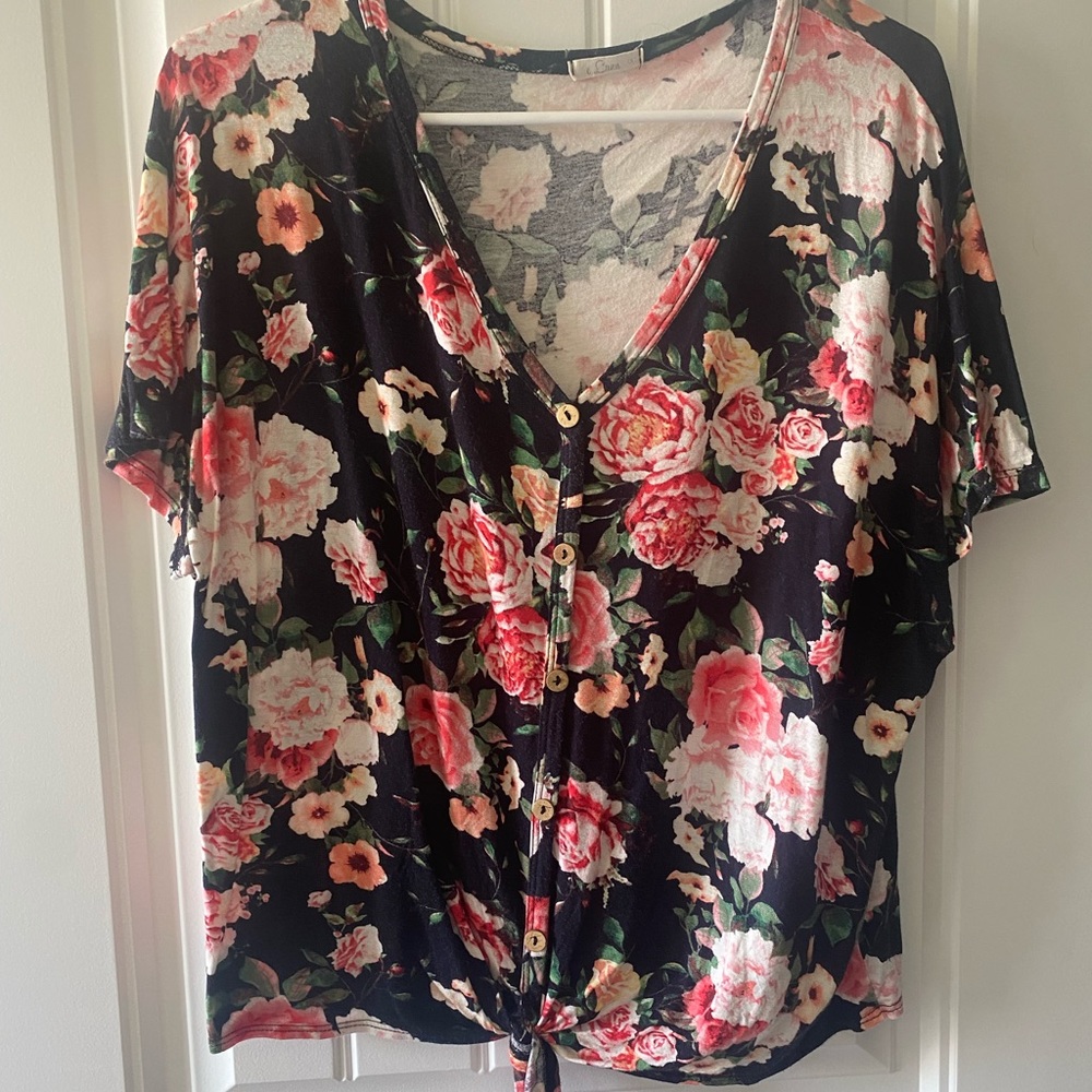 Floral knot blouse size s
